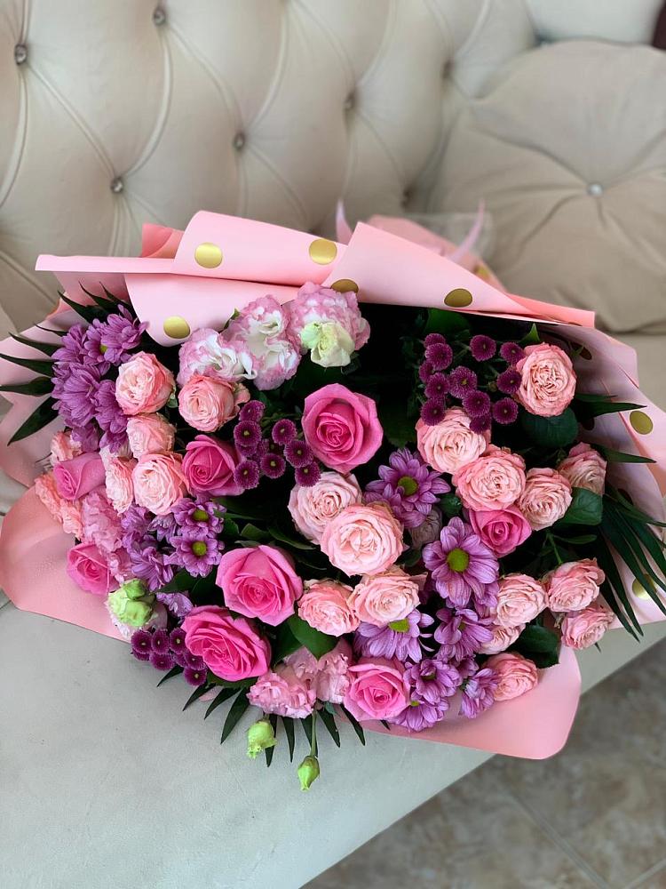 Букет цветов из: Хризантемы, Розы и Лизиантусы в Татищево