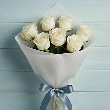 Букет 7 Белых роз Эдлесс Лав в Татищево