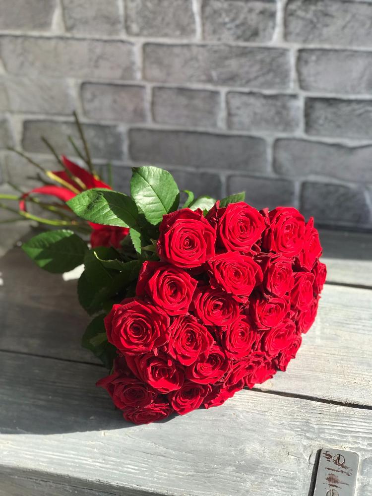 Букет Красные розы Фридом в Татищево
