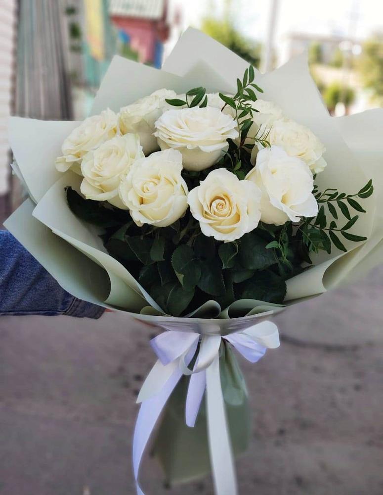 Букет Белые розы Проуд в Татищево