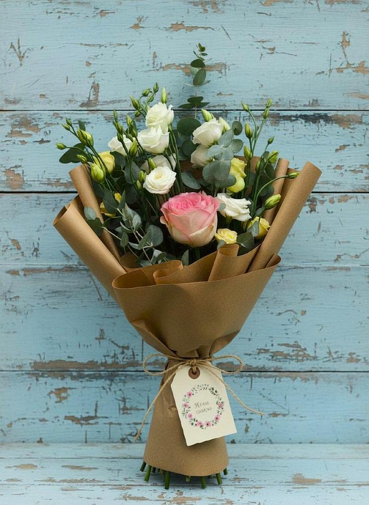 Букет цветов из: Розы и Лизиантусы в Татищево