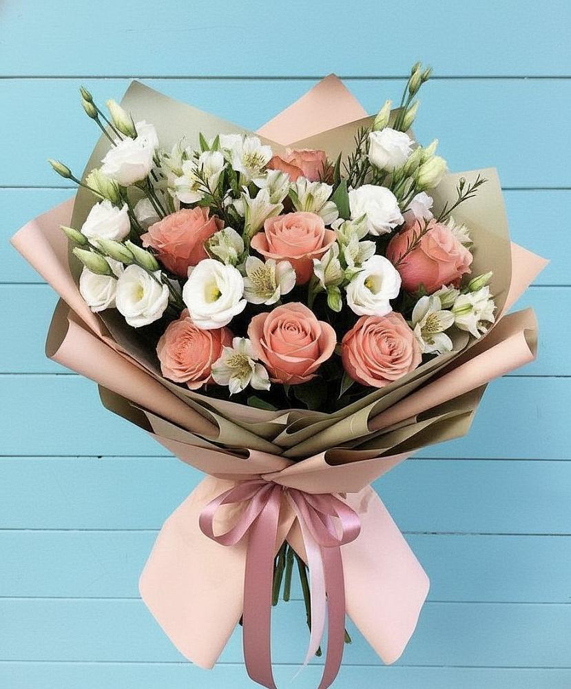 Букет цветов из: Розы, Альстромерии и Лизиантусы в Татищево