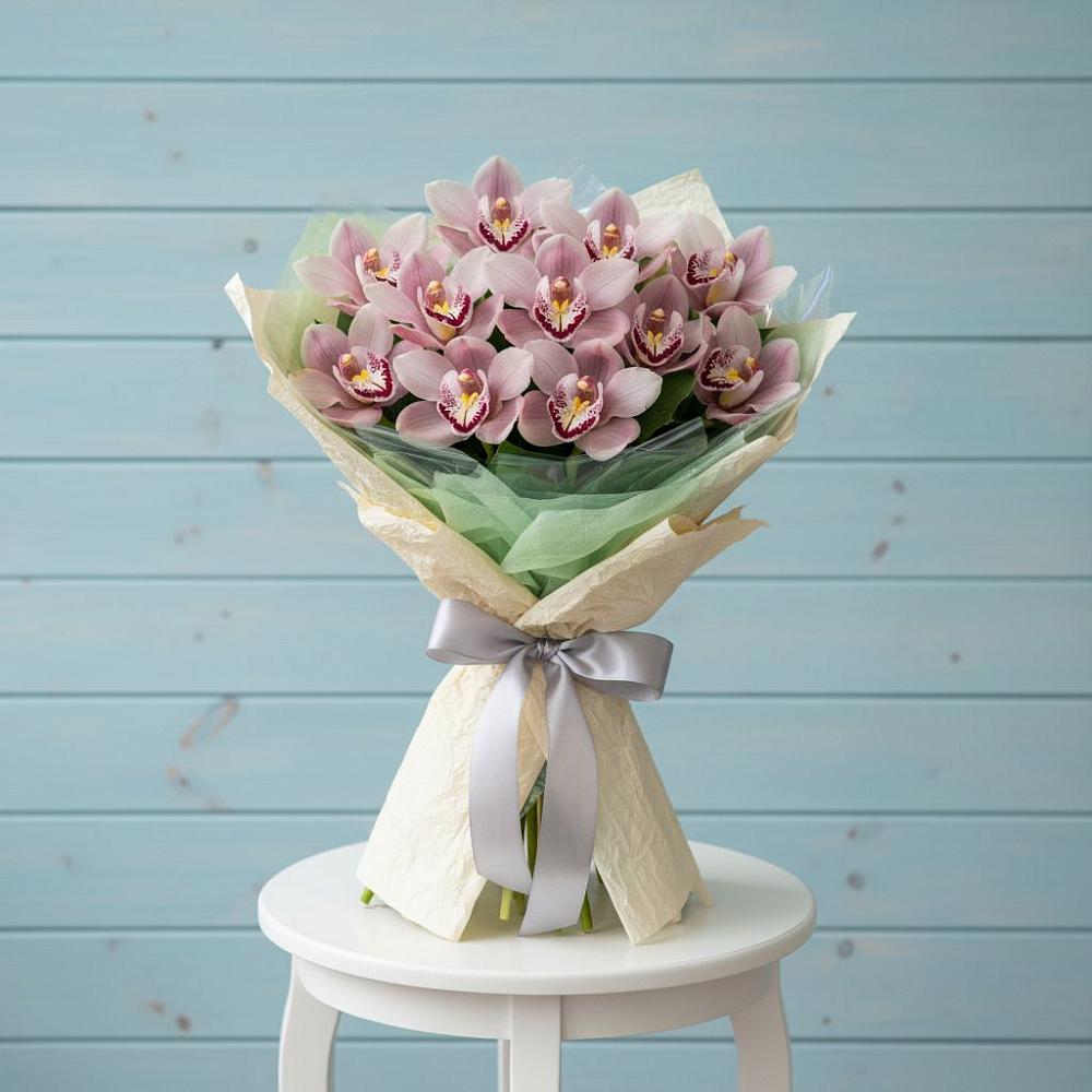 Букет цветов из: Орхидеи и Розы в Татищево