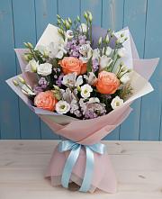 Букет цветов из:  Лизиантусы, Розы, Альстромерии и Гипсофила в Татищево