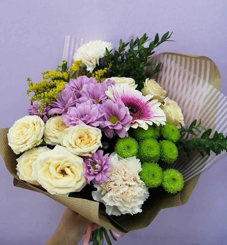 Букет цветов из: Хризантемы, Розы, Гвоздики и Герберы в Татищево