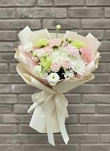 Букет цветов из:  Гвоздики, Розы, Лизиантусы и Хризантемы в Татищево