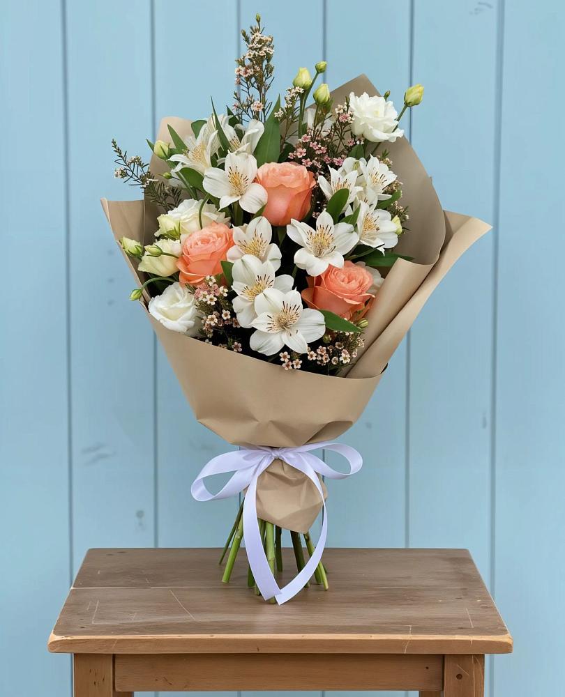 Букет цветов из: Альстромерии, Лизиантусы, Розы и Хризантемы в Татищево